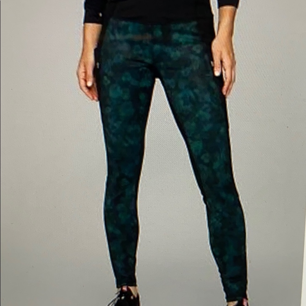 Like NEW! Athleta Traverse Frost Tights - Picture 2 of 10